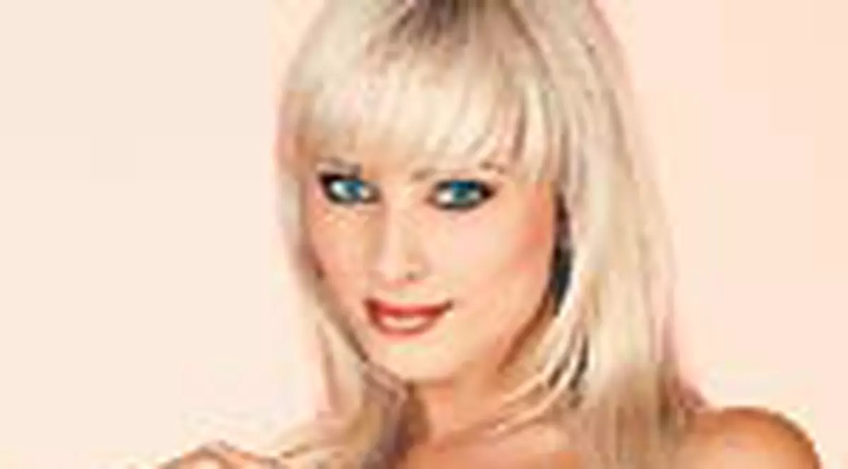 Iulia Vantur va vorbi despre implanturile ei