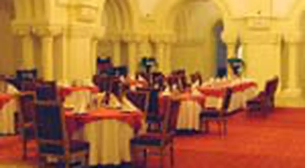 Senatorii isi fac local de 300.000 &euro;