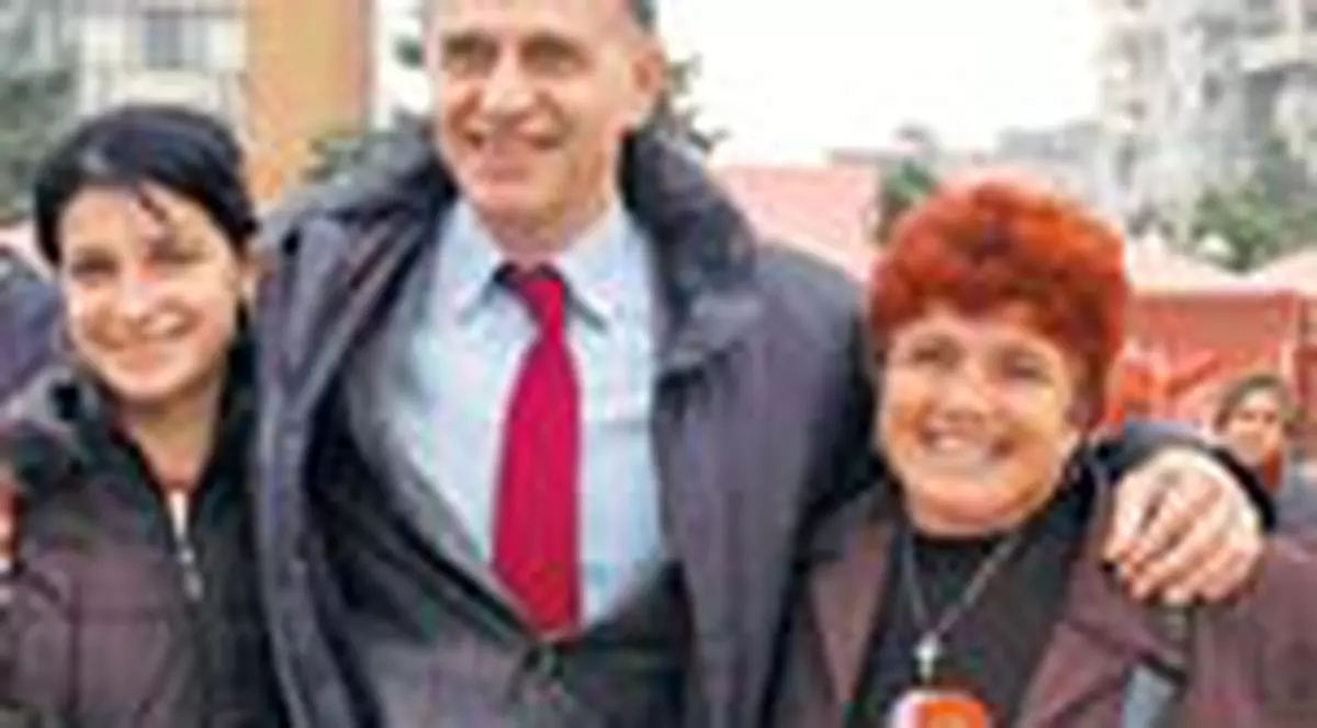 Fac orice pentru voturile noastre!