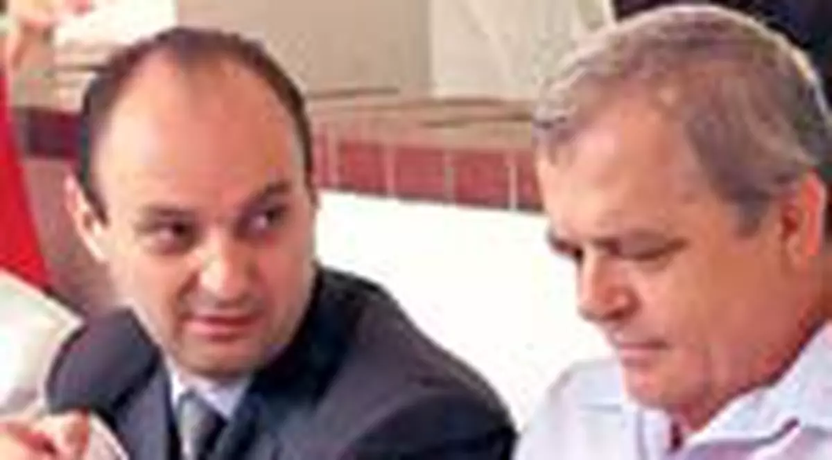 Remes a fost pozat luand spaga