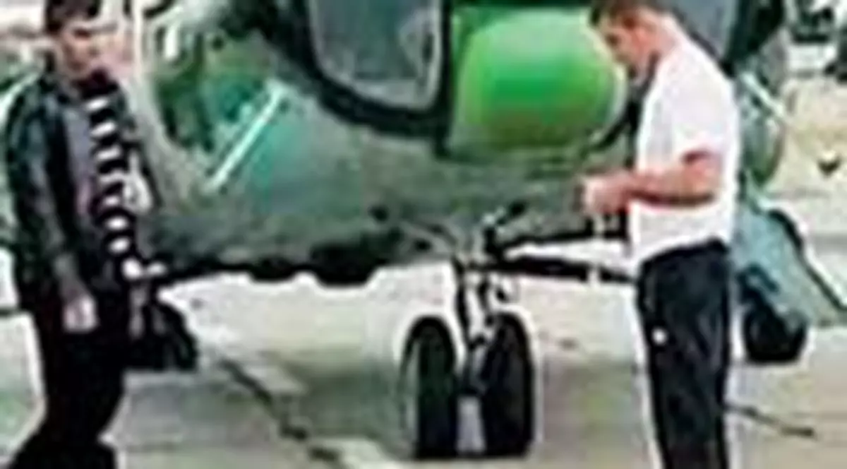 Elicopter de opt tone tras cu urechea