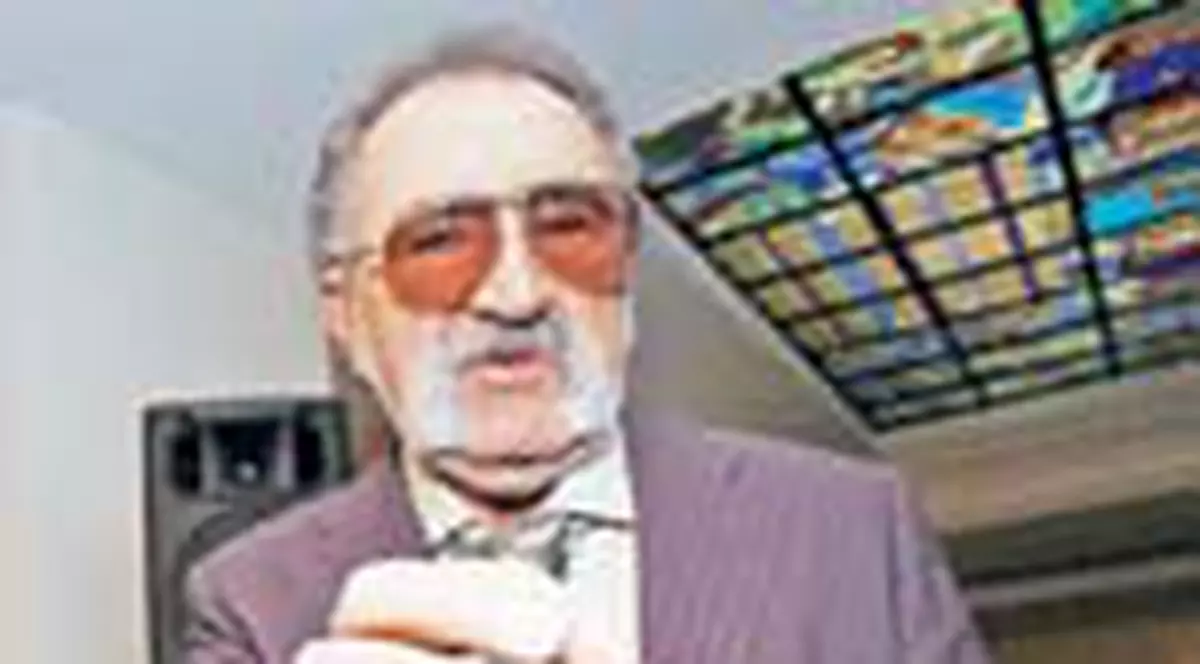 Tiriac vrea garzi inarmate