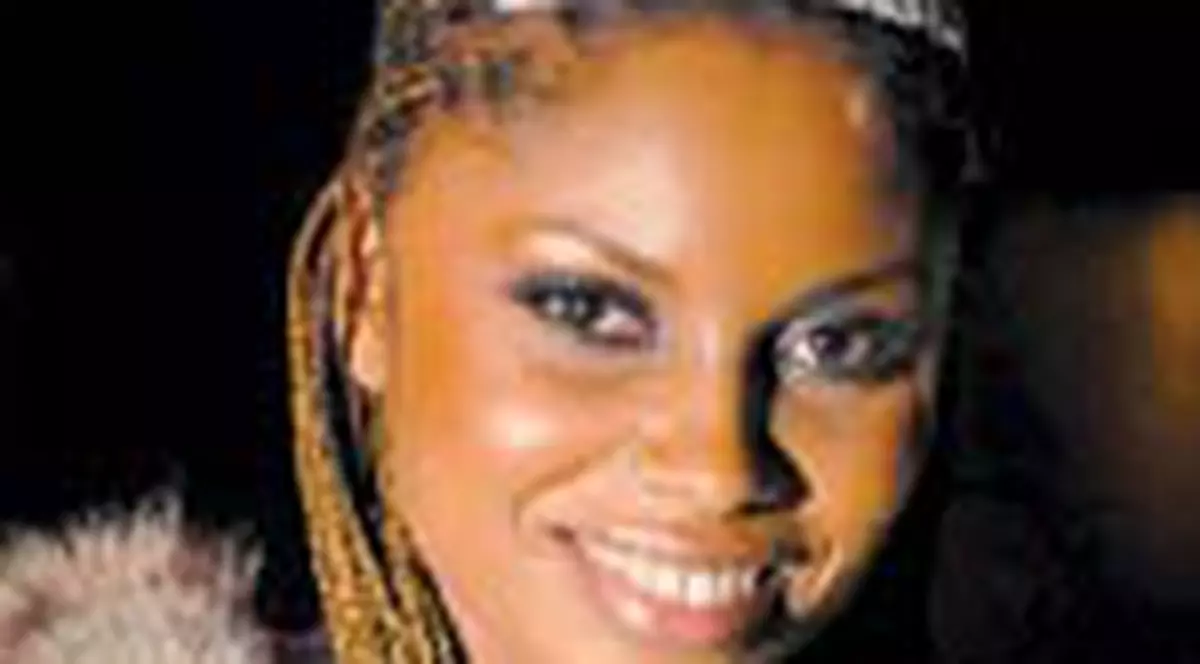 De la pagina 5 la Miss Tourism International