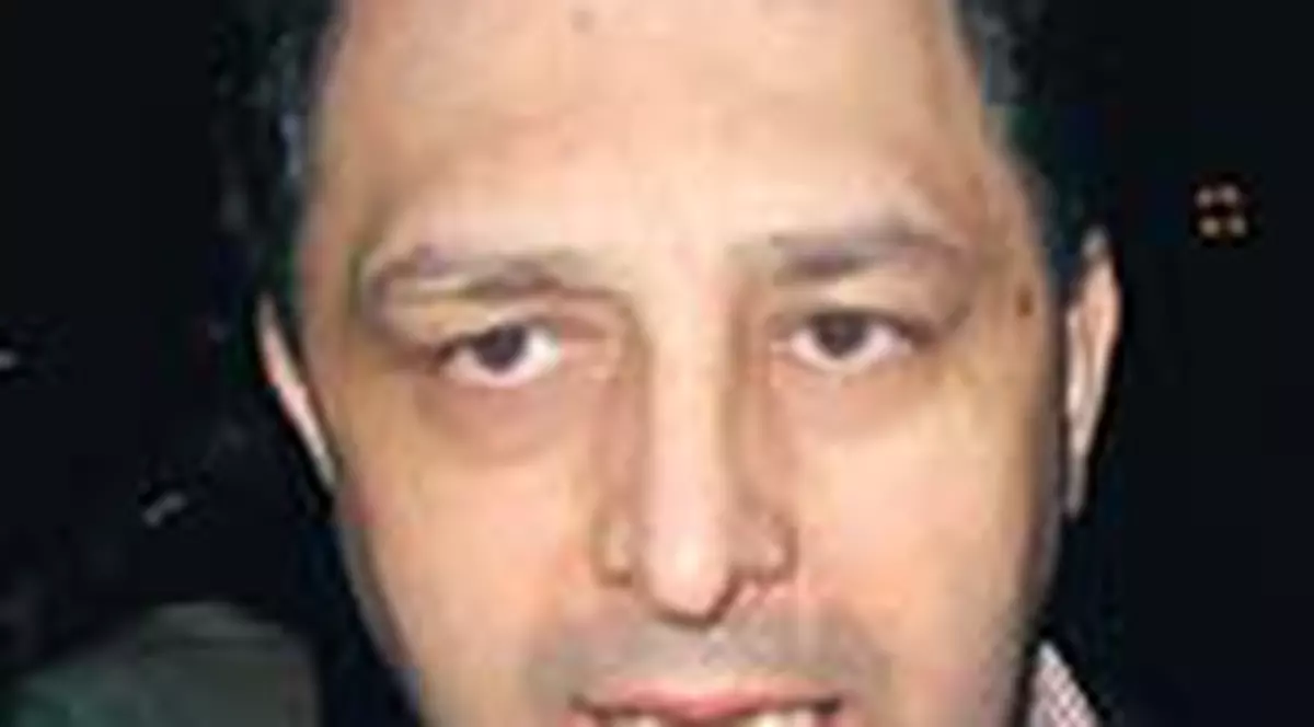 Vanghelie, acuzat ca a semnat 'ca primarul'