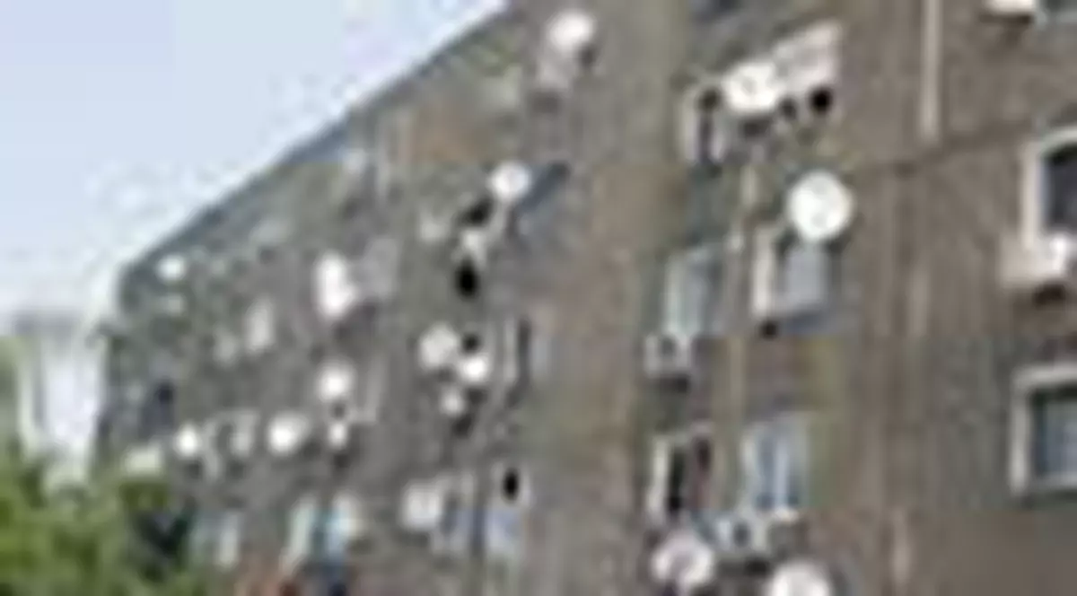 Bucurestenii au mania parabolicelor