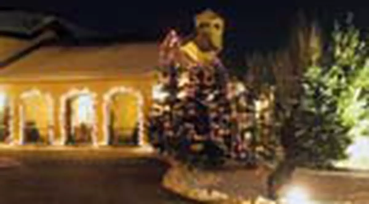 Tantareanu 'si-a gatit' mosia cu 900.000  de beculete