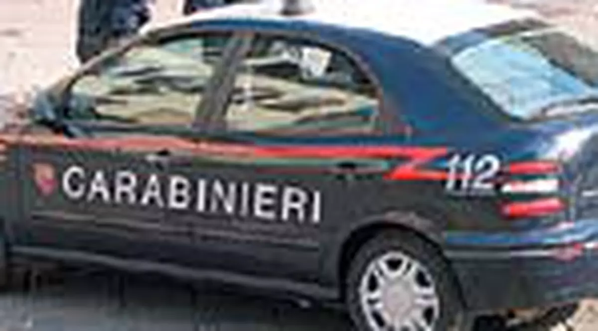 Trei romani atacati cu electrosocuri