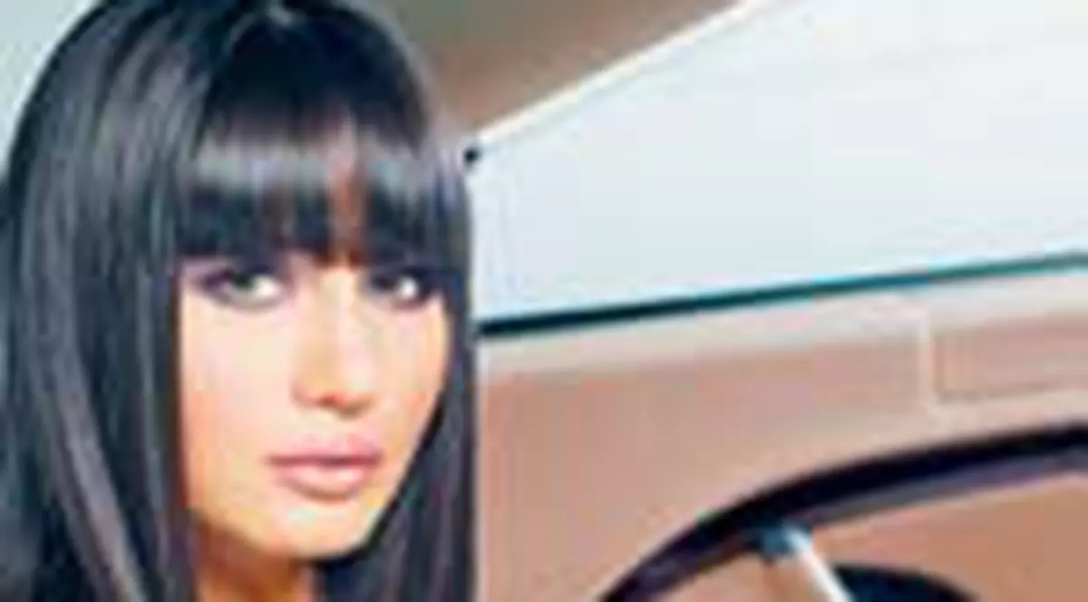 'Conteaza  cum arat intr-o  masina'