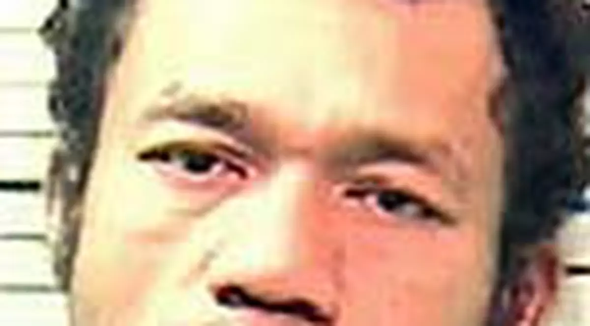 Si-a aruncat copiii de pe un pod inalt de 24 m