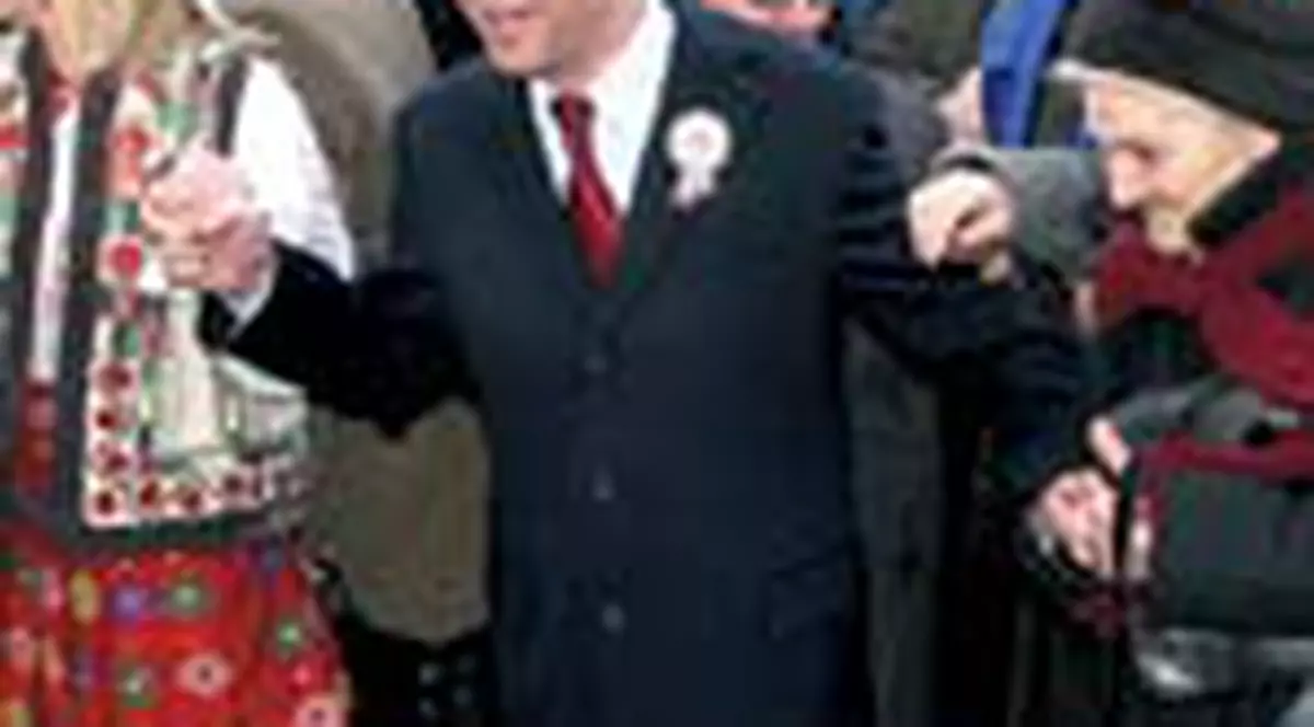 Tariceanu si Base huiduiti la Iasi