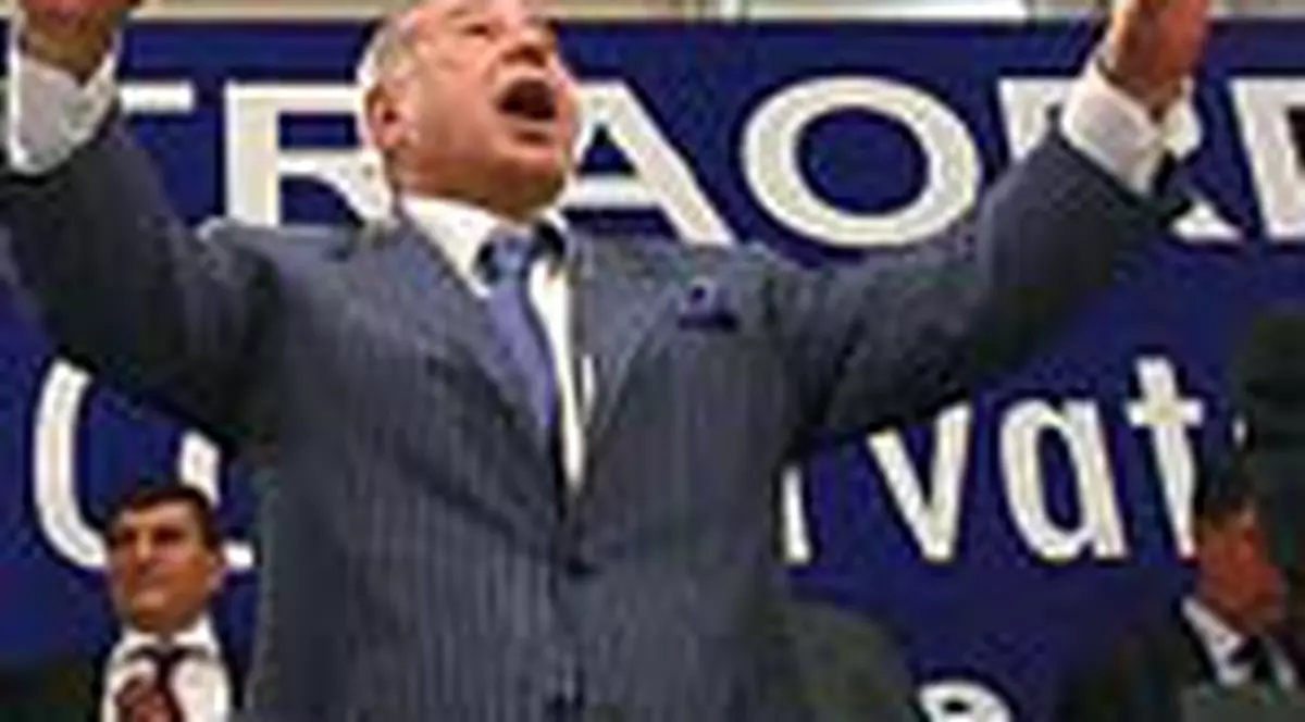 Conservatorii s-au incaierat ieri cand si-au ales noul lider