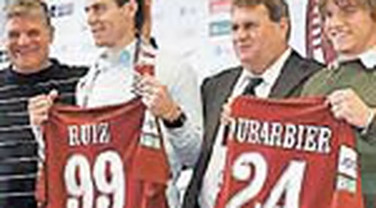 Rapid si Dinamo se bat pentru Szekely