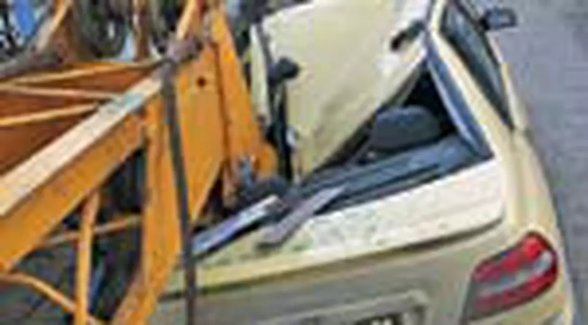 A facut tandari o masina parcata