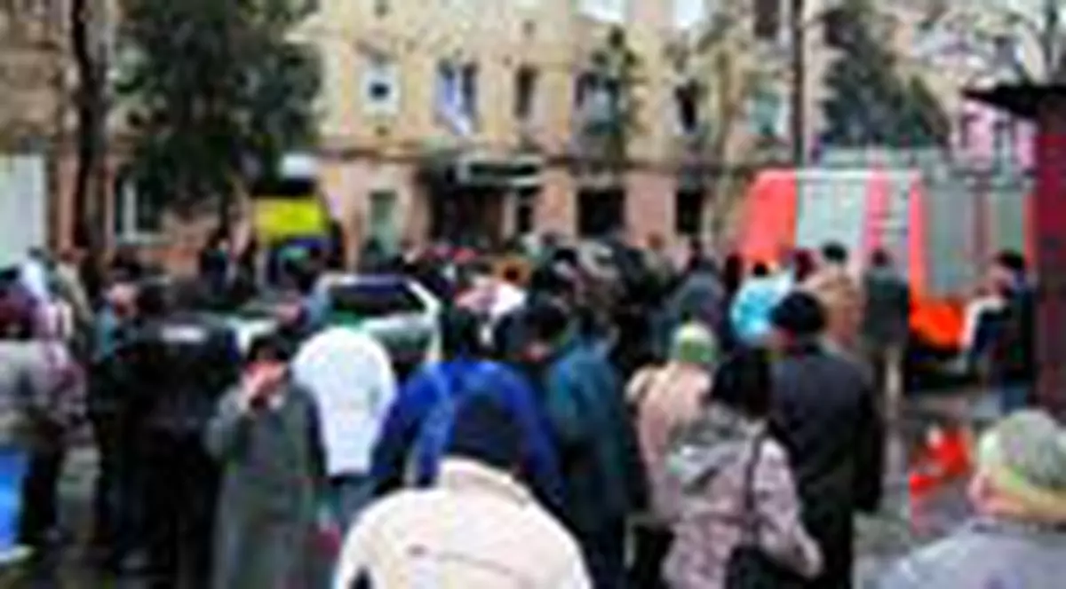 'S-a cutremurat cladirea'