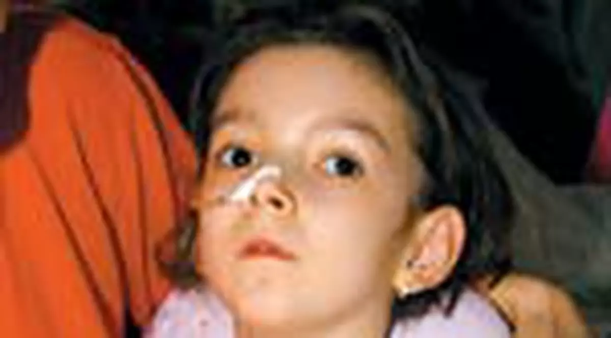 O fetita a paralizat in urma unei injectii