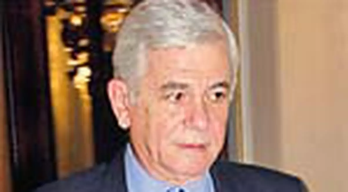 Basescu il ameninta pe Melescanu cu suspendarea