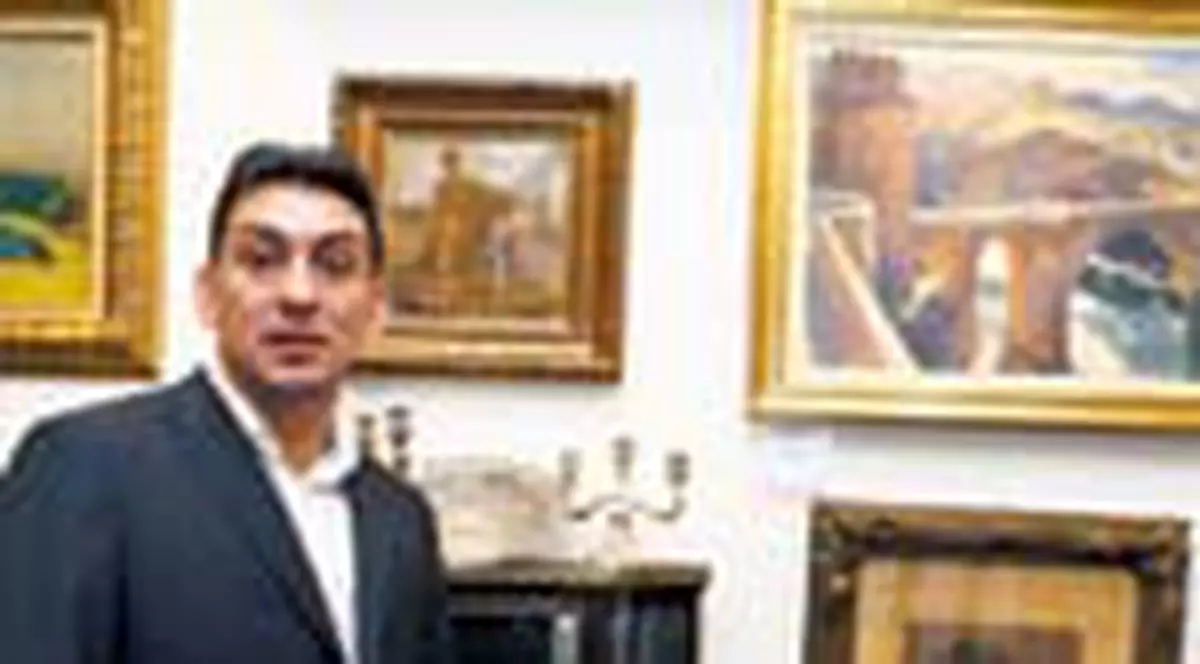 Ilie Dumitrescu, atacat in fata a doi politisti