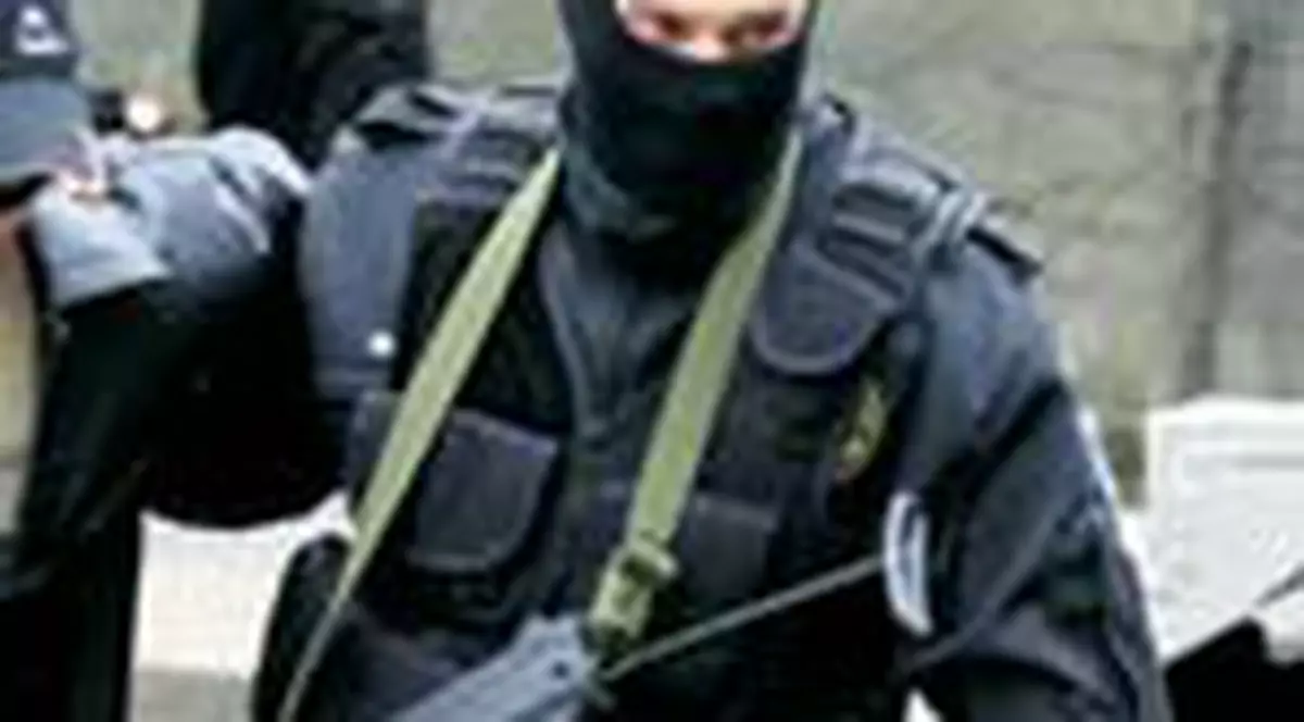 Infractori in uniforma