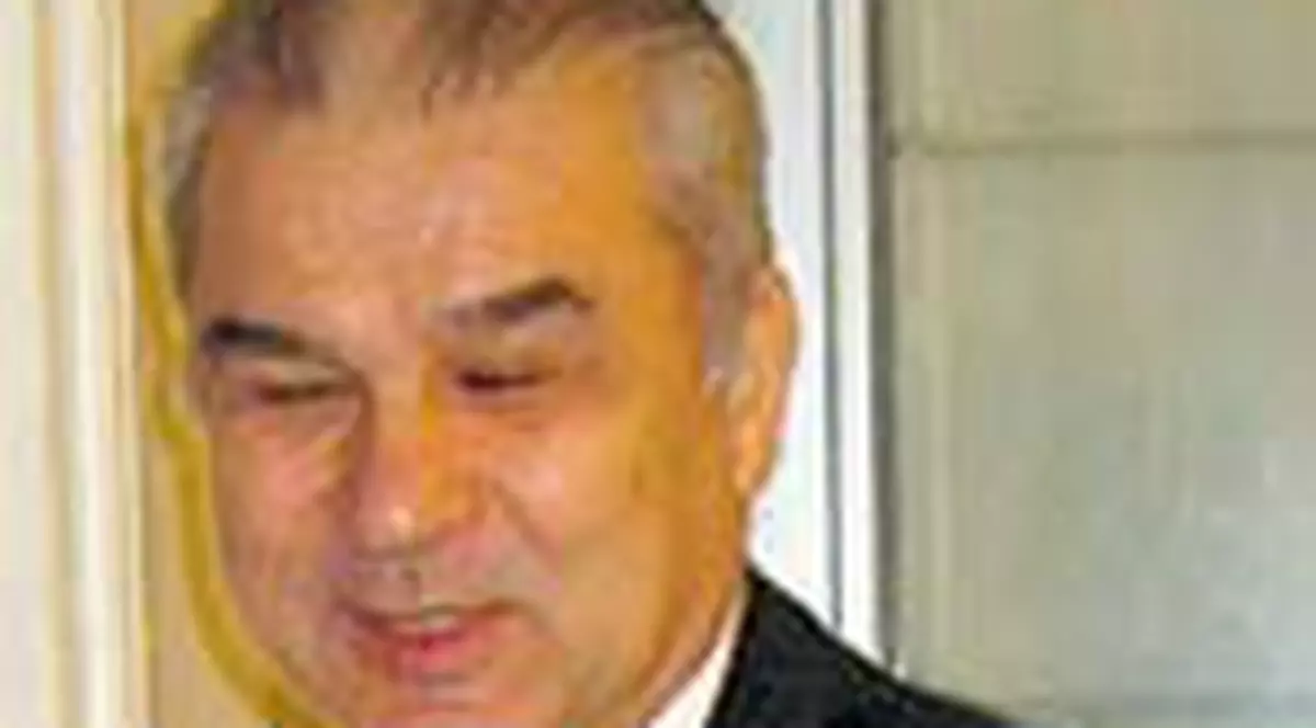 Iordanescu s-a antrenat pe holurile Senatului