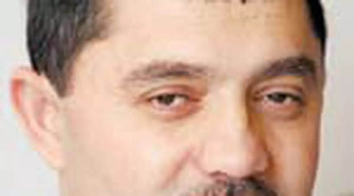 Guta si-a operat nasul a treia oara 