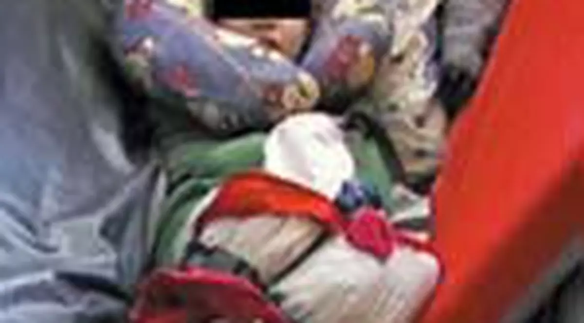 Legati de pat in orfelinat