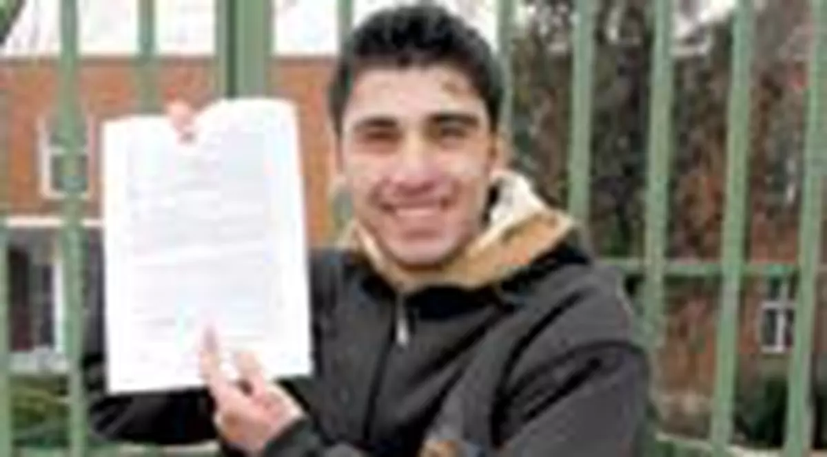 Ei dau 'Capacitatea' si la 18 ani