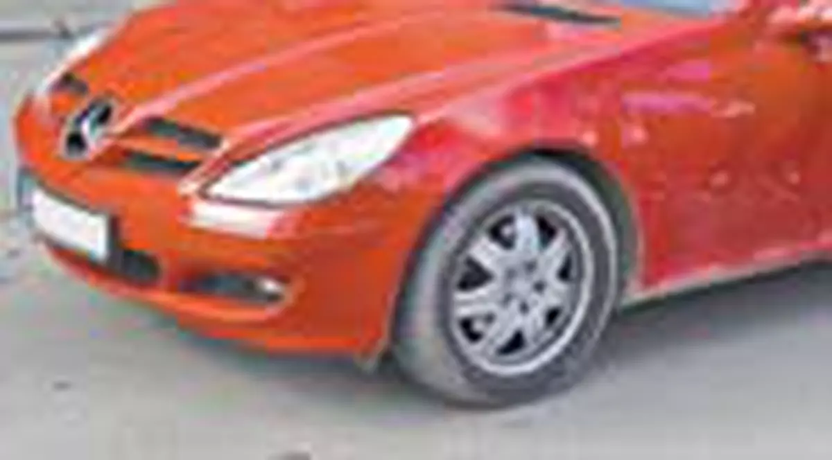 Ia uite cu ce masini vin ei la scoala!