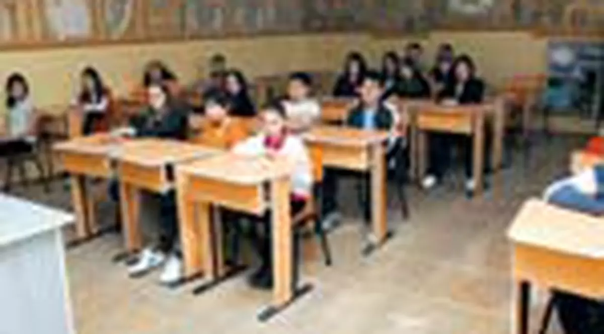 'Nu ne scoateti icoanele din clasa!'