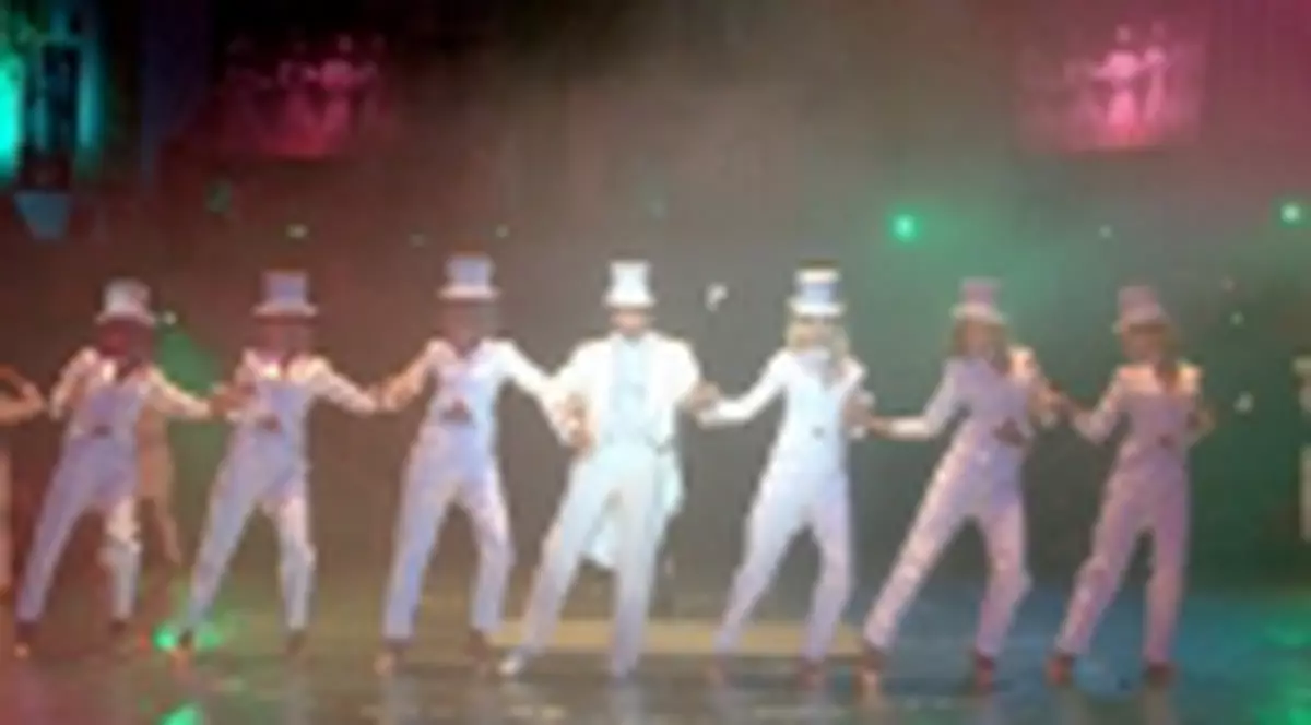 Ora 17.00: Spectacol de cabaret la Circul Globus