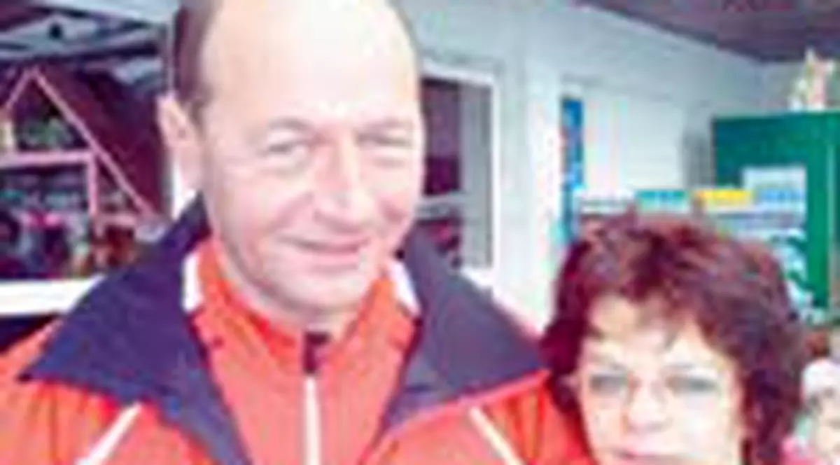 Basescu, momeala pentru agatat barbati