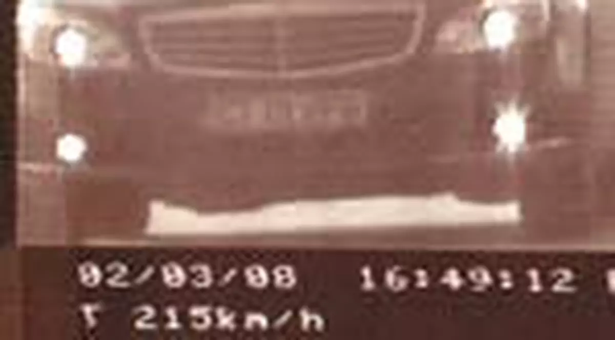 Au fost prinsi cu 215 km/h