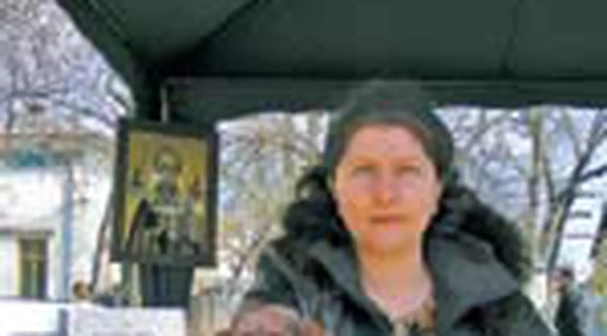 Picteaza icoane pe pietre semipretioase