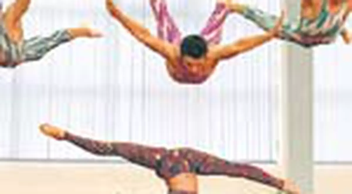 Gimnastica aerobica la Cotroceni pentru oficialii care vin la summit