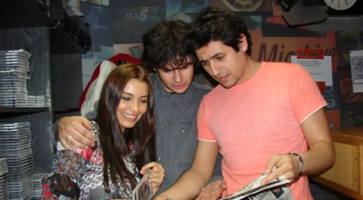 Lili Sandu, rockerita in adolescenta