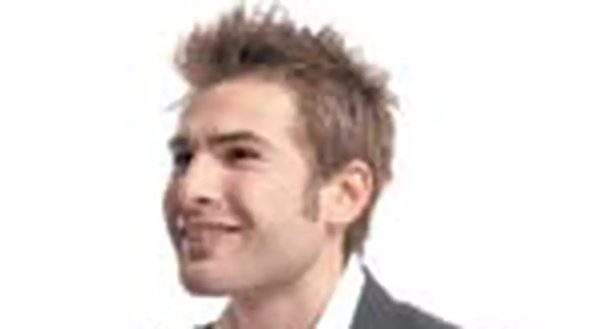 Consuelo i-a daruit lui Adi un jilt pe care scrie 'Rege'