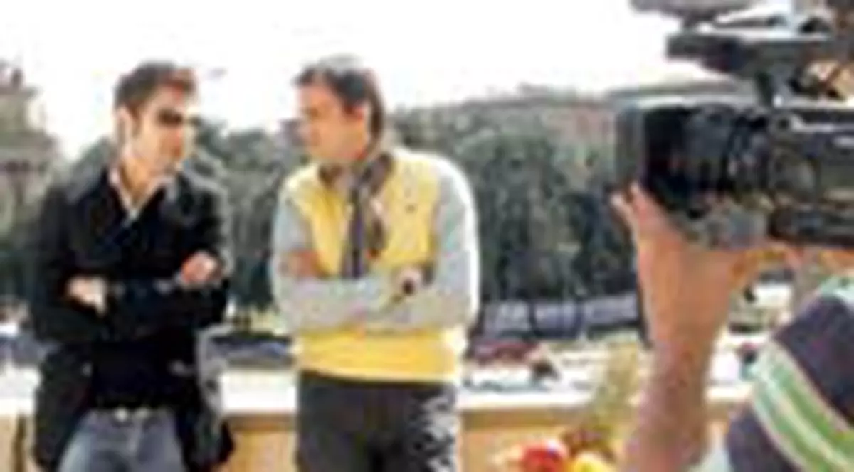 Mutu, cameraman  pentru fiica sa