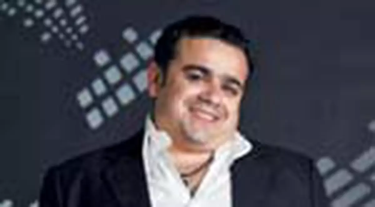 Minune intra in politica