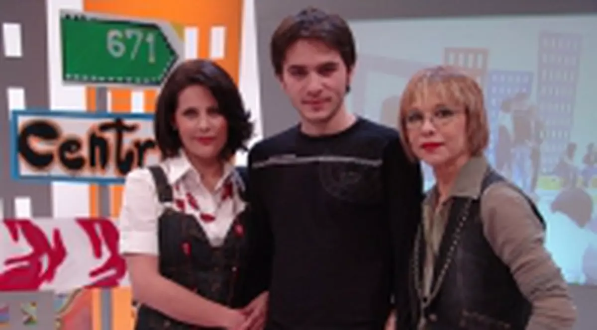 TVR 2 aniverseaza un an de Liber pe contrasens