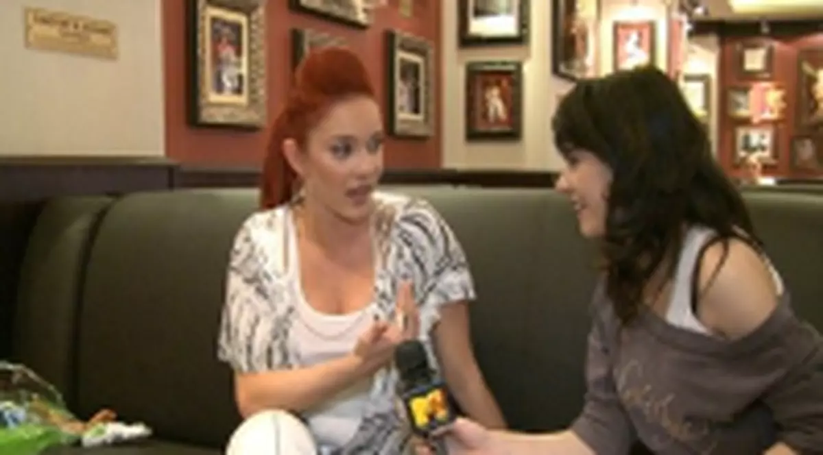 VJ Oana, de vorba cu fosta componenta Pussycat Dolls