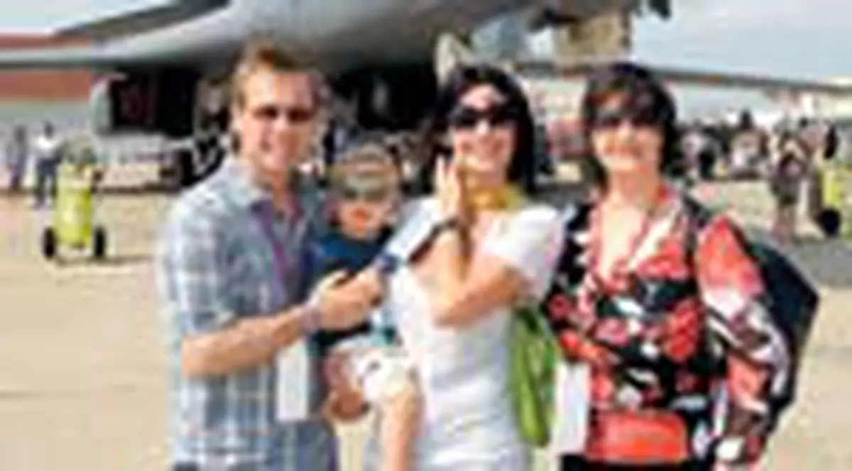 Nadia, la mitingul aviatic !