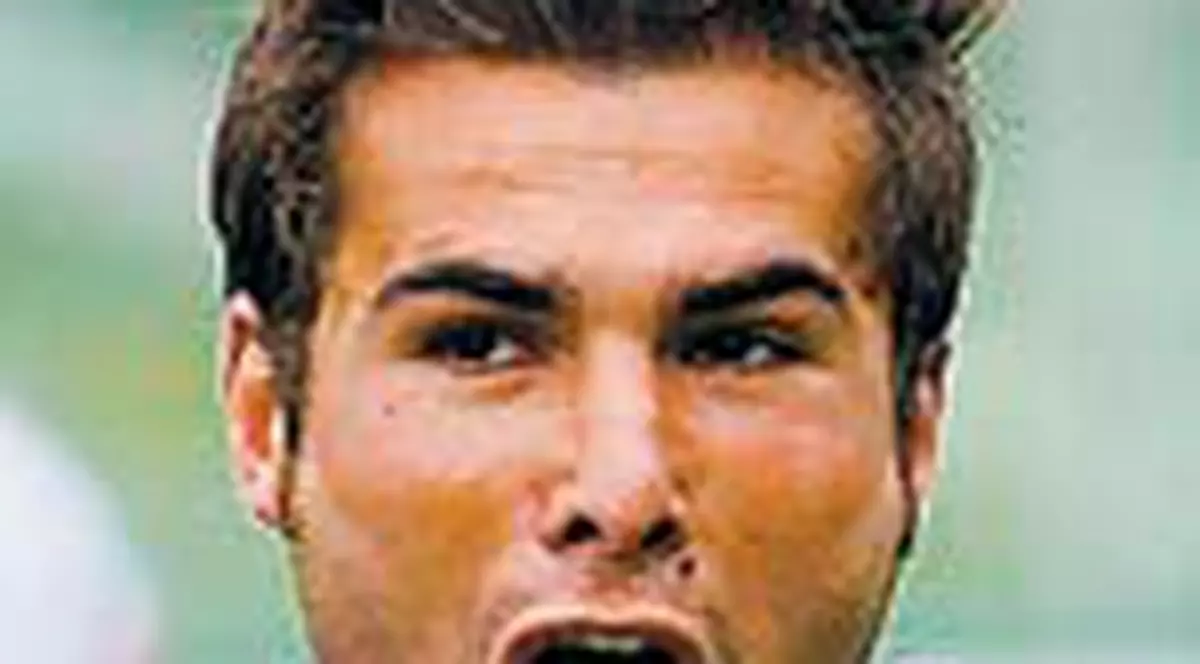 Contra: 'Mutu e sperietoarea Europei'