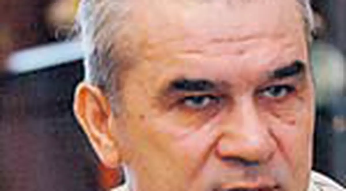 Senatorii si-au luat liber pentru a face campanie