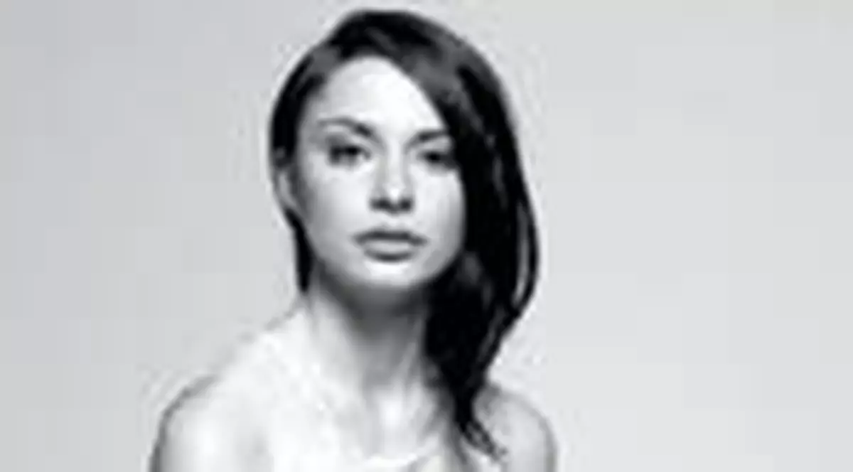 Adelina il vrea pe Chivu sub papuc