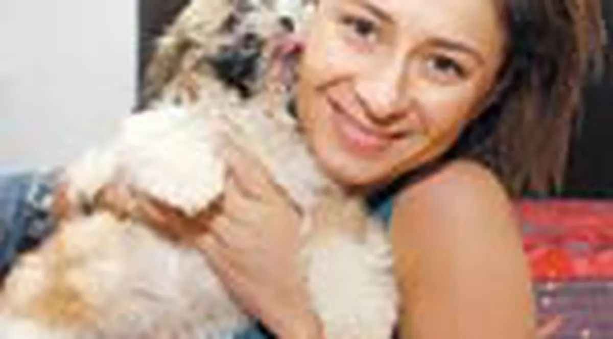 Trei copii si trei catei