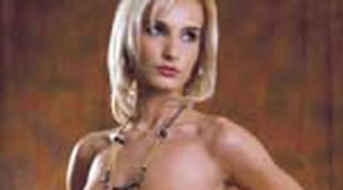 'Sunt blonda si am sani naturali'