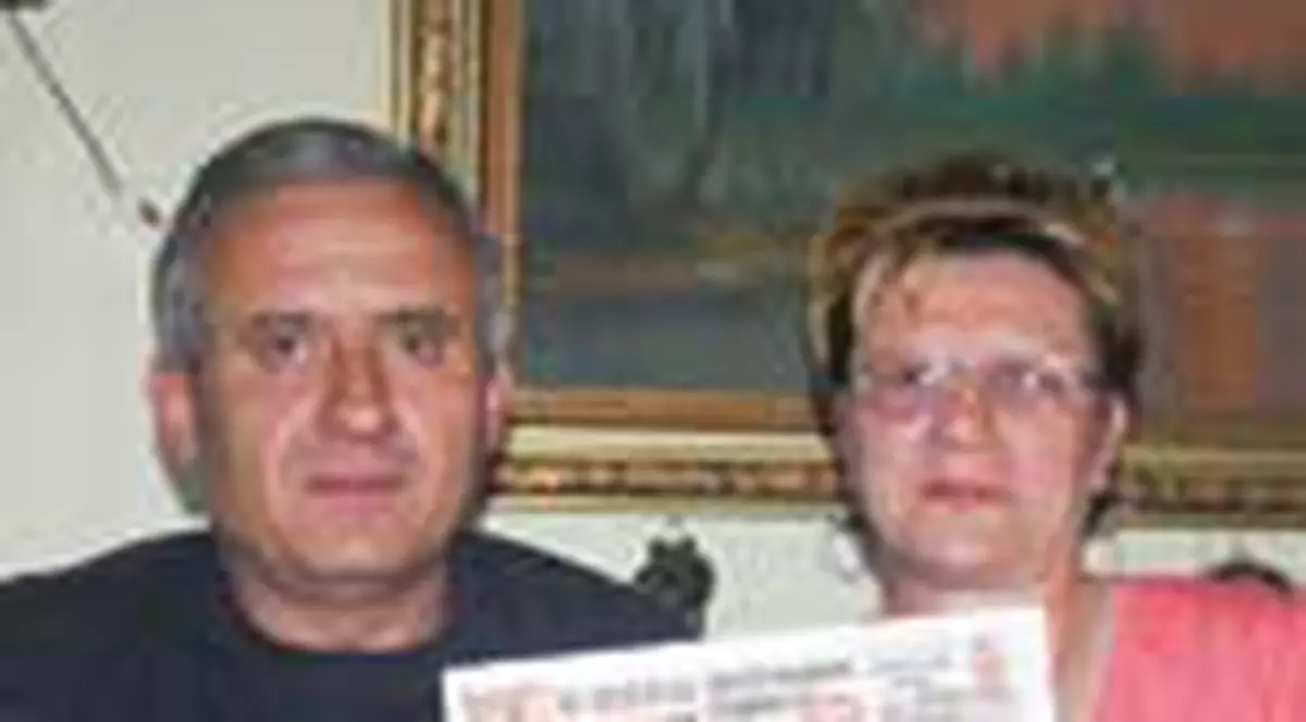 'Imi fac nunta de argint cu banii de la Libertatea'