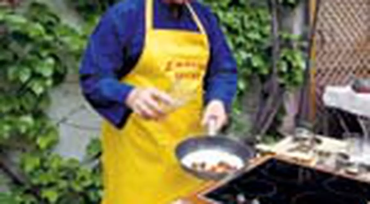 Dan Chisu gateste pui cu bere blonda