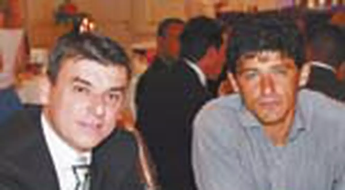 'Pusca si cureaua lata!'