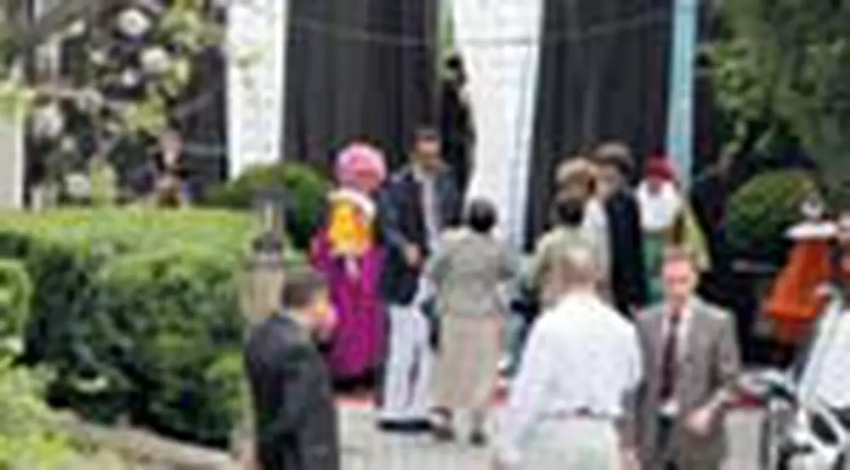 Au avut party cu clovni si pitici