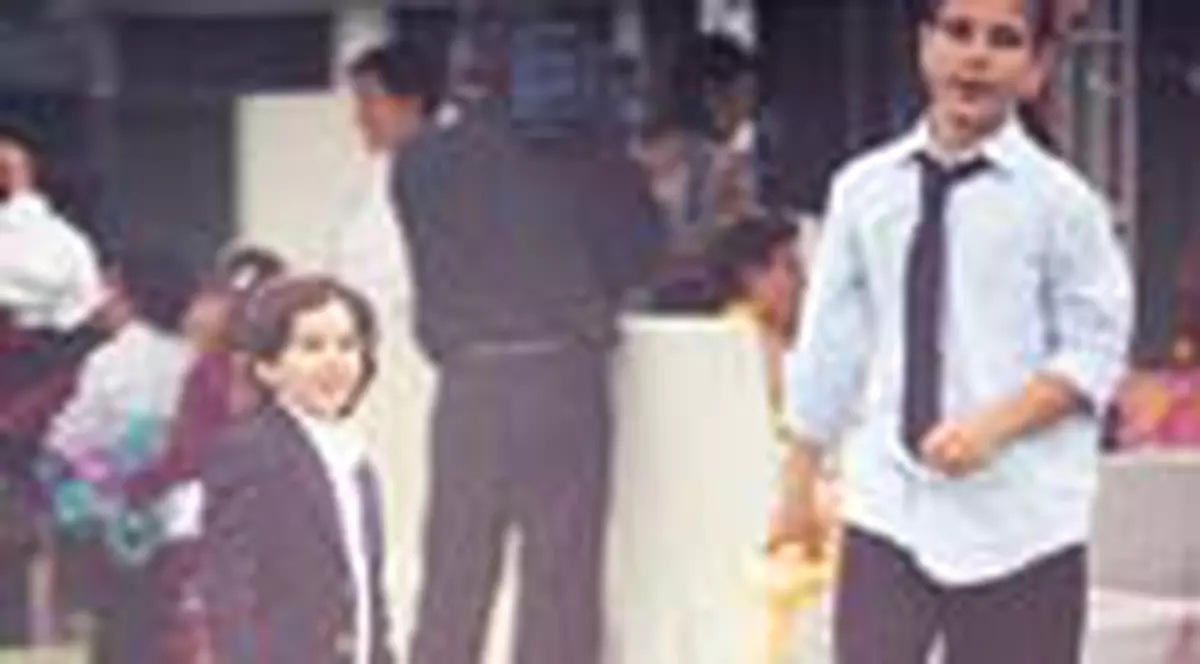 'Bebelusul seamana cu Tiriac senior'